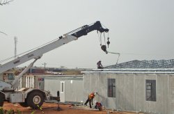 Հանքավայրում բանվորական խցիկների կառուցում Սենեգալում